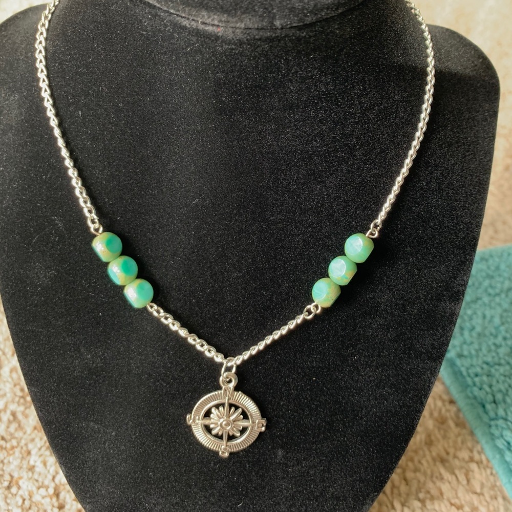 Beaded compass necklace - Picture 7 of 7